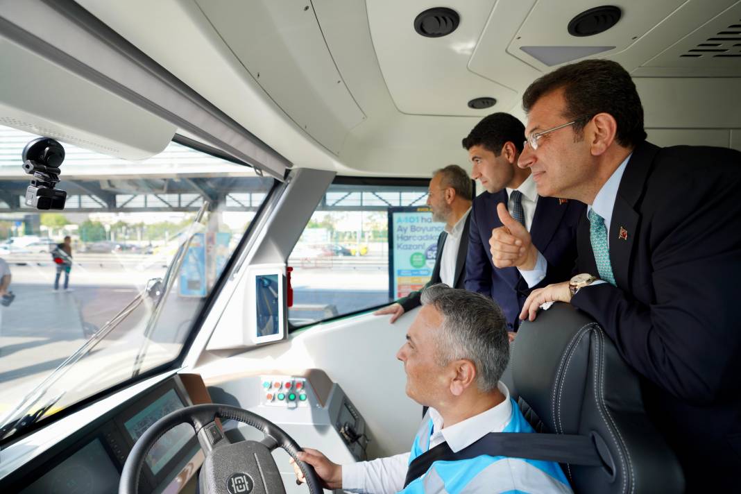 İmamoğlu 420 Yolcu Kapasiteli Yeni Elektrikli Metrobüsleri Tanıttı! Görenler Hayran Oldu 19